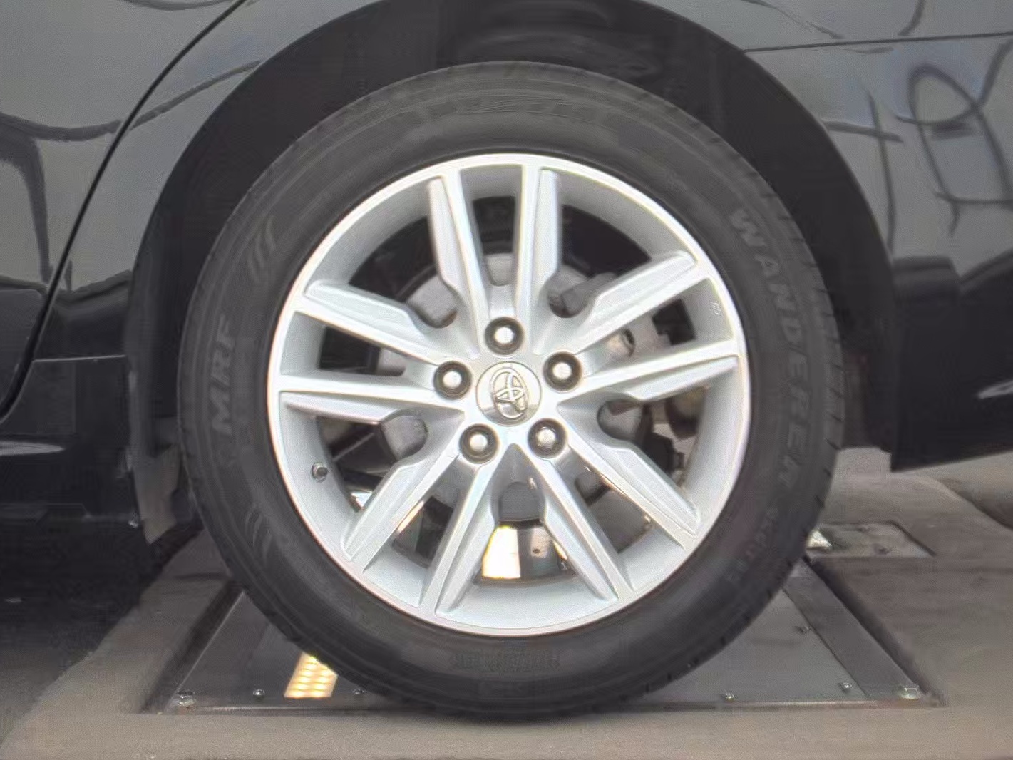 2013 Toyota Avalon XLE FWD