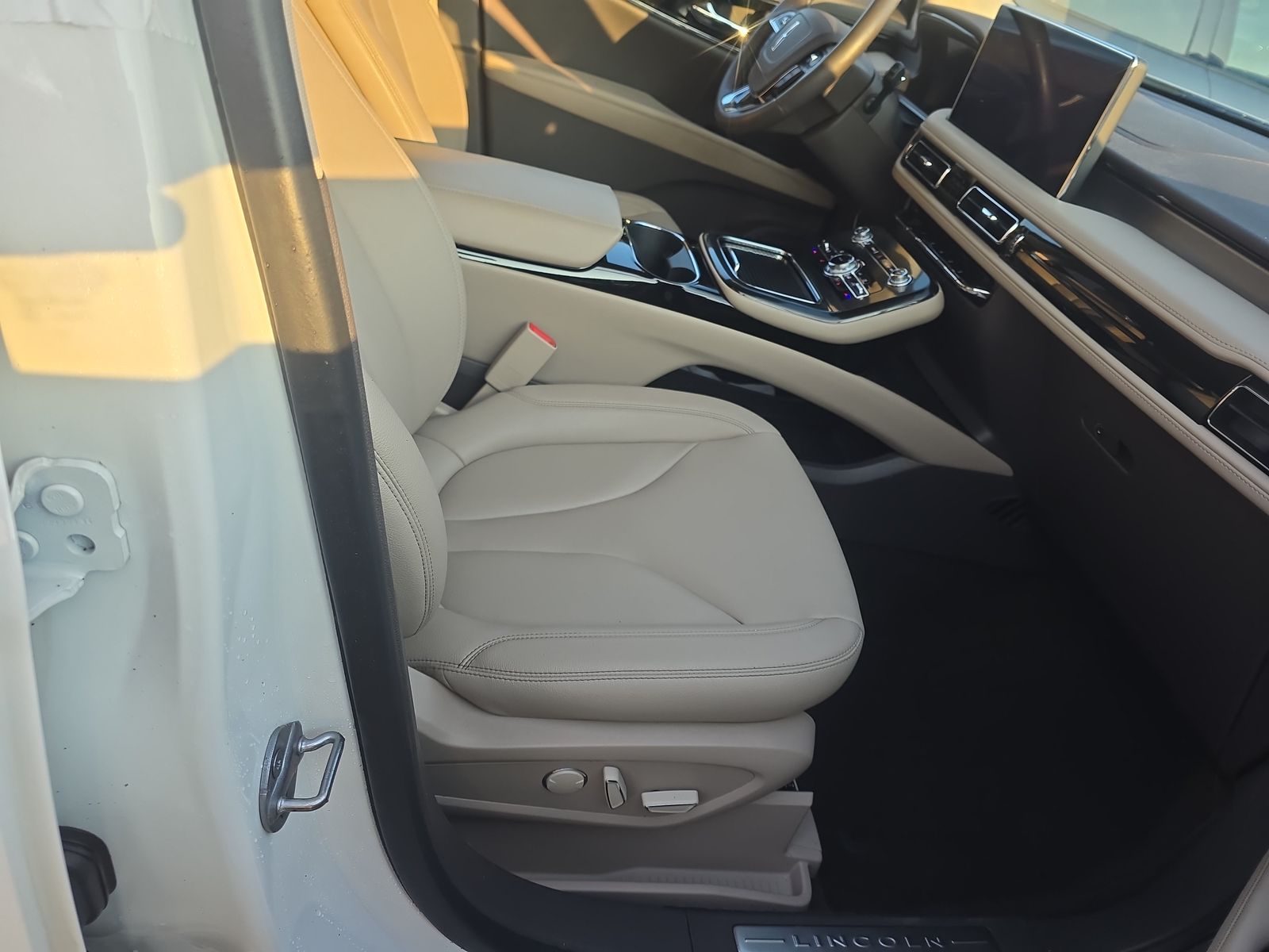 2022 Lincoln Nautilus Standard AWD