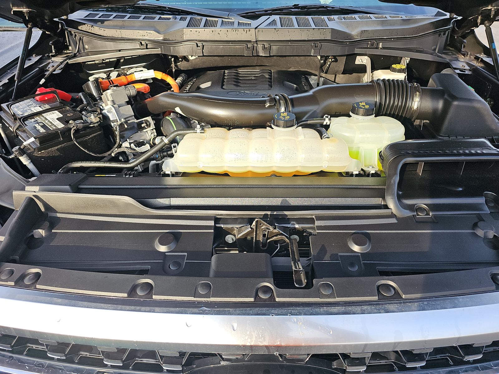 2022 Ford F-150 Hybrid Platinum AWD