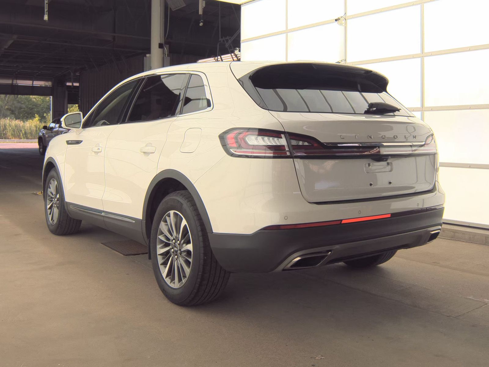 2022 Lincoln Nautilus Standard AWD