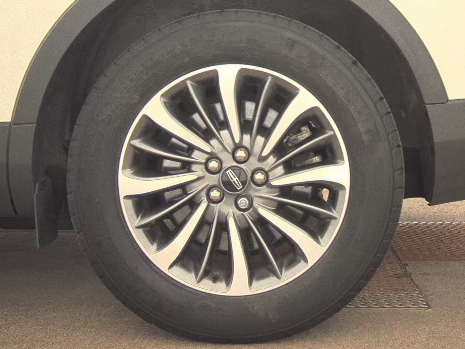 2022 Lincoln Nautilus Standard AWD