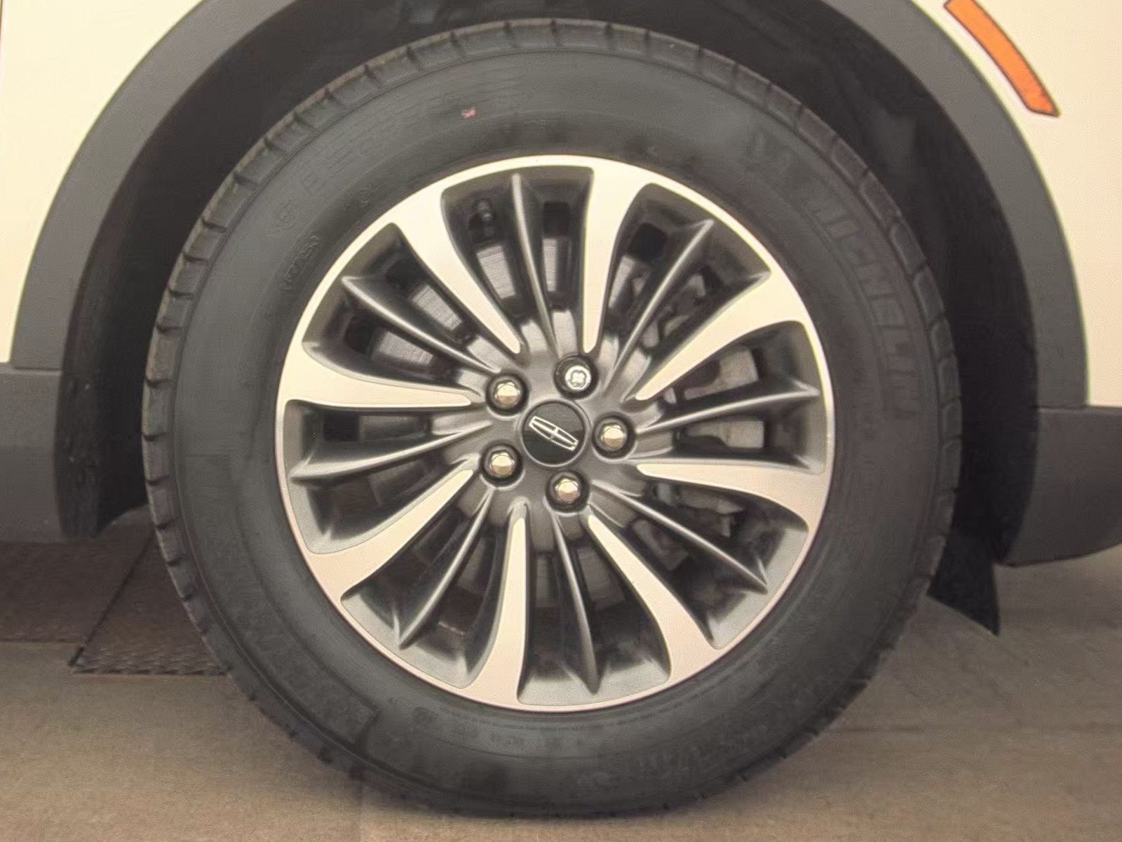 2022 Lincoln Nautilus Standard AWD