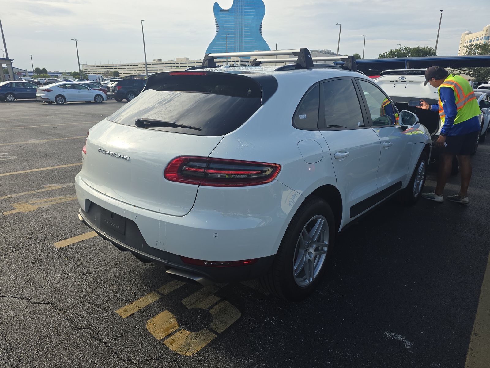 2018 Porsche Macan Base AWD