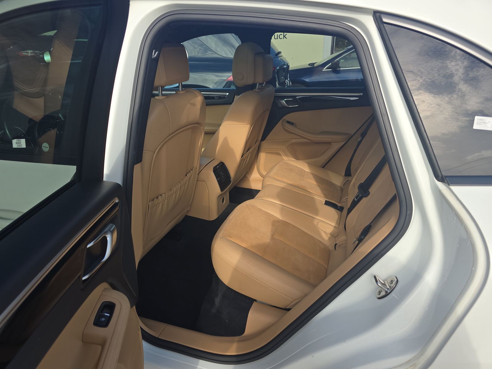 2018 Porsche Macan Base AWD