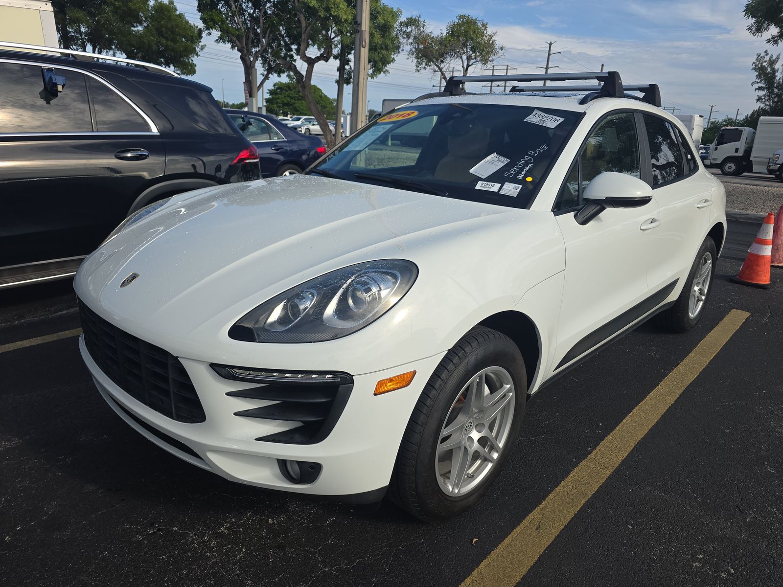 2018 Porsche Macan Base AWD