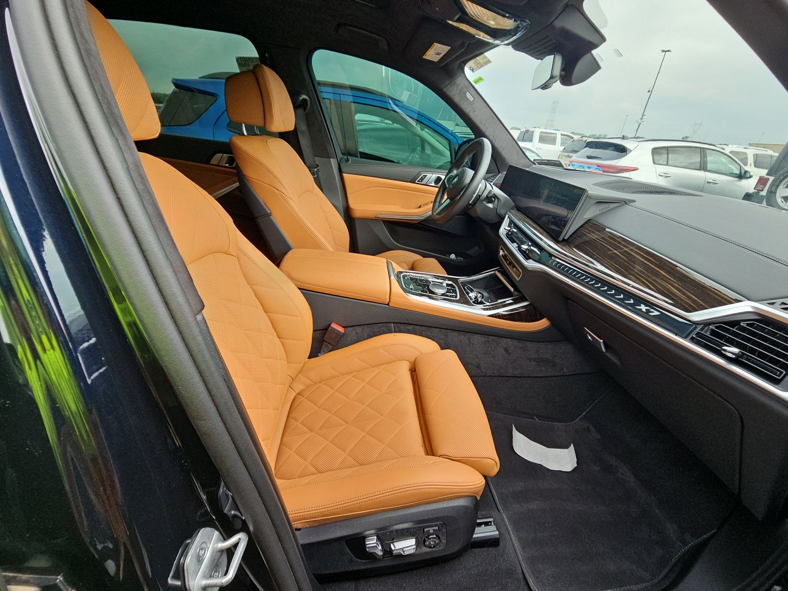 2025 BMW X7 xDrive40i AWD