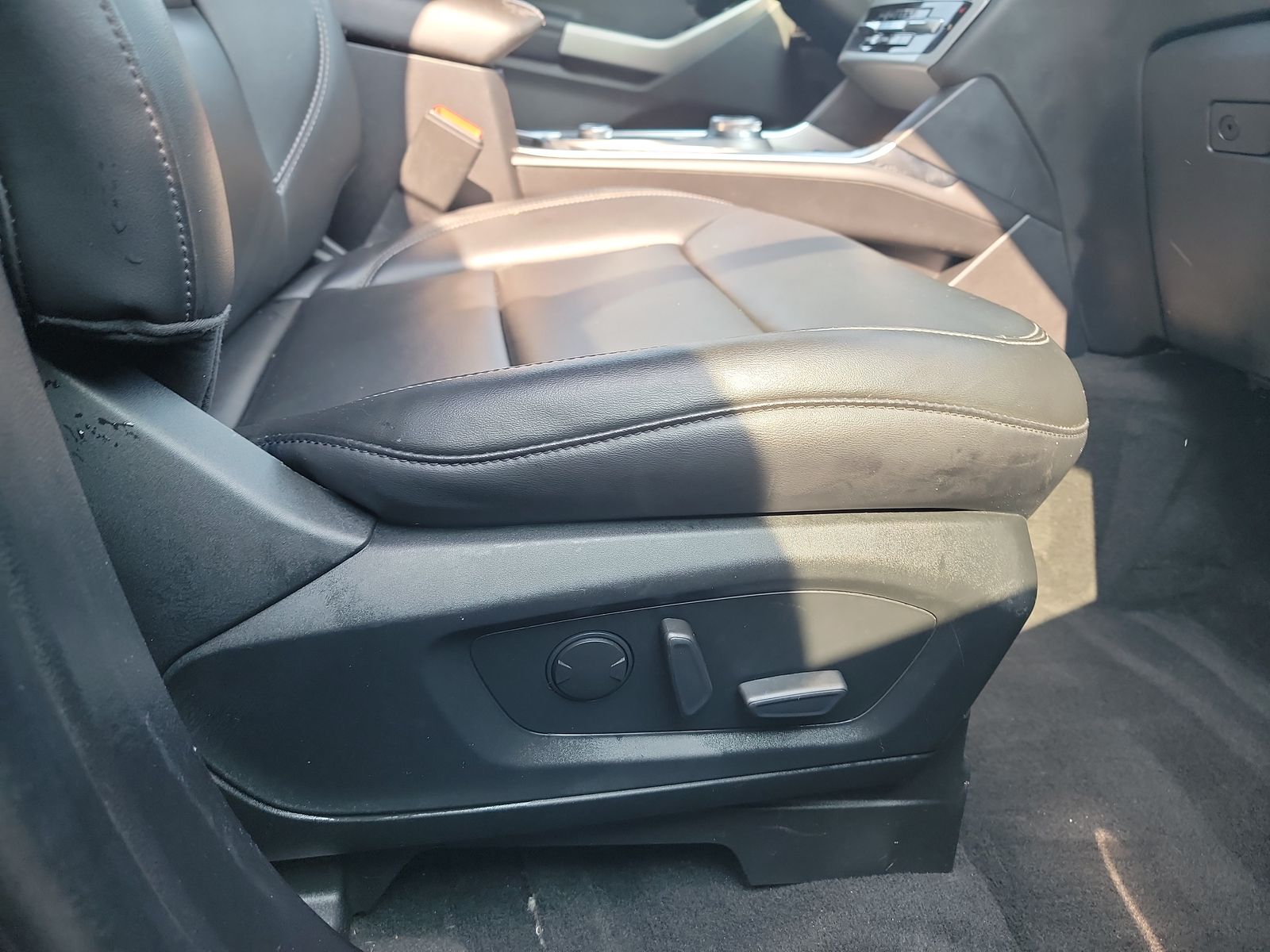 2022 Ford Explorer XLT AWD