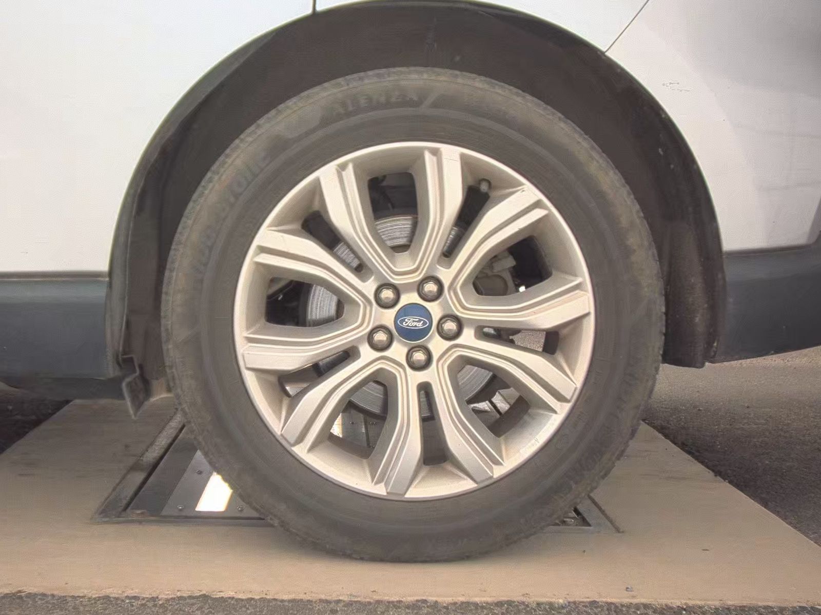 2020 Ford Edge Titanium FWD