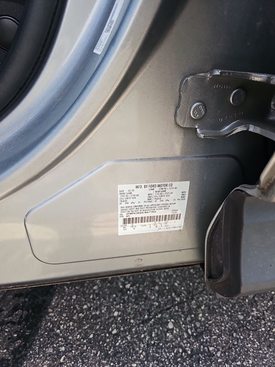 2020 Ford Edge Titanium FWD
