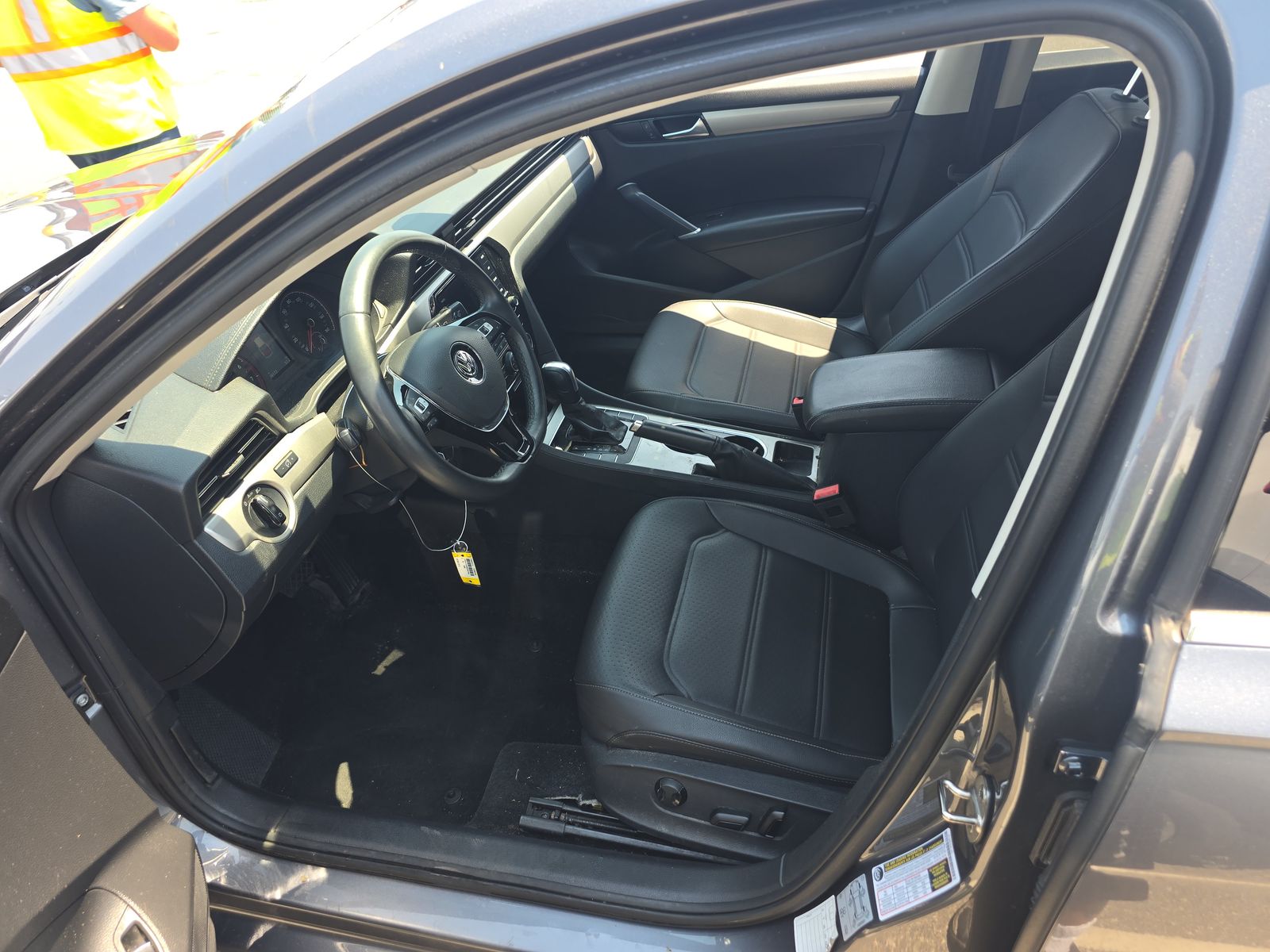 2022 Volkswagen Passat 2.0T SE FWD