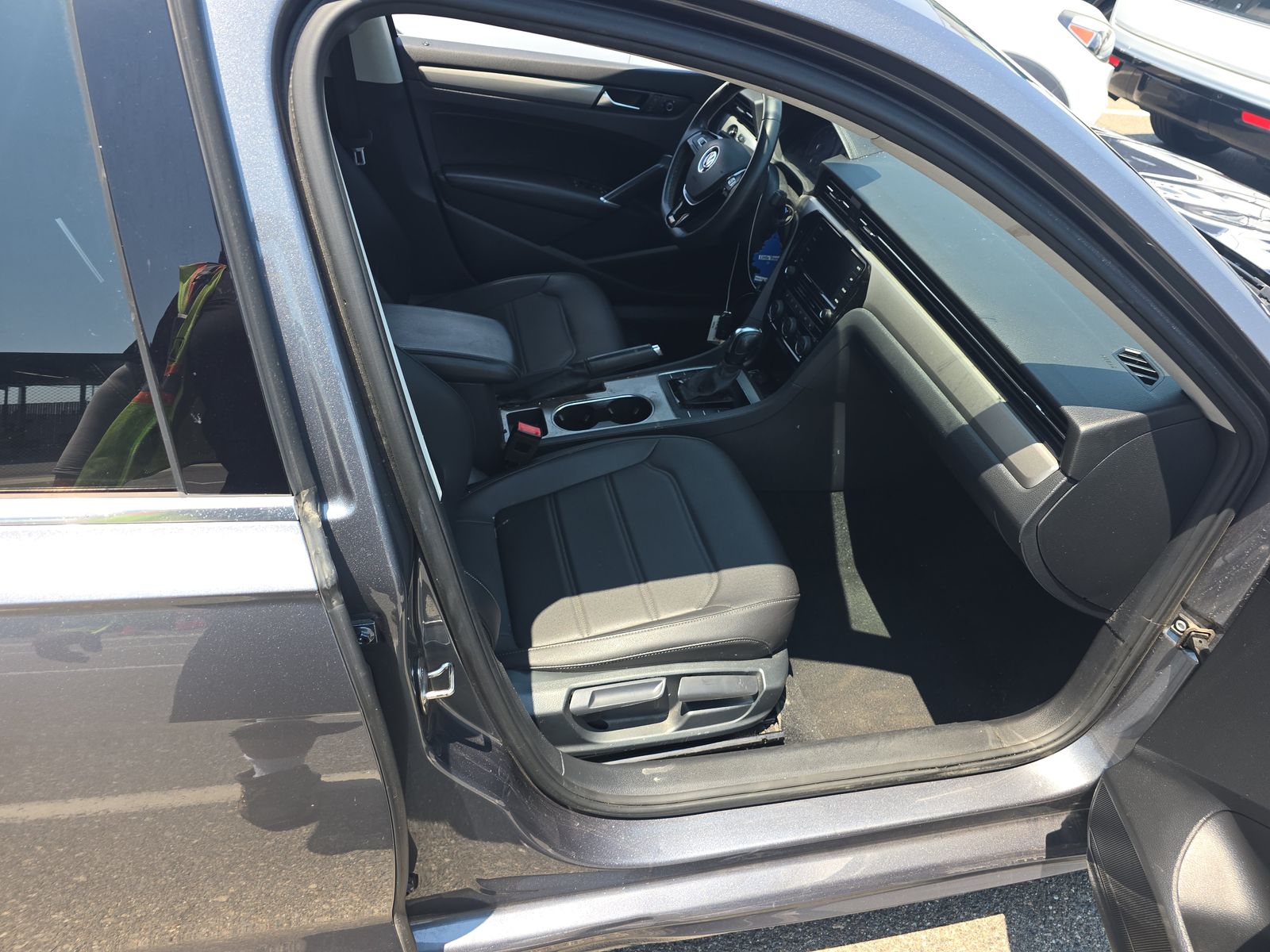 2022 Volkswagen Passat 2.0T SE FWD