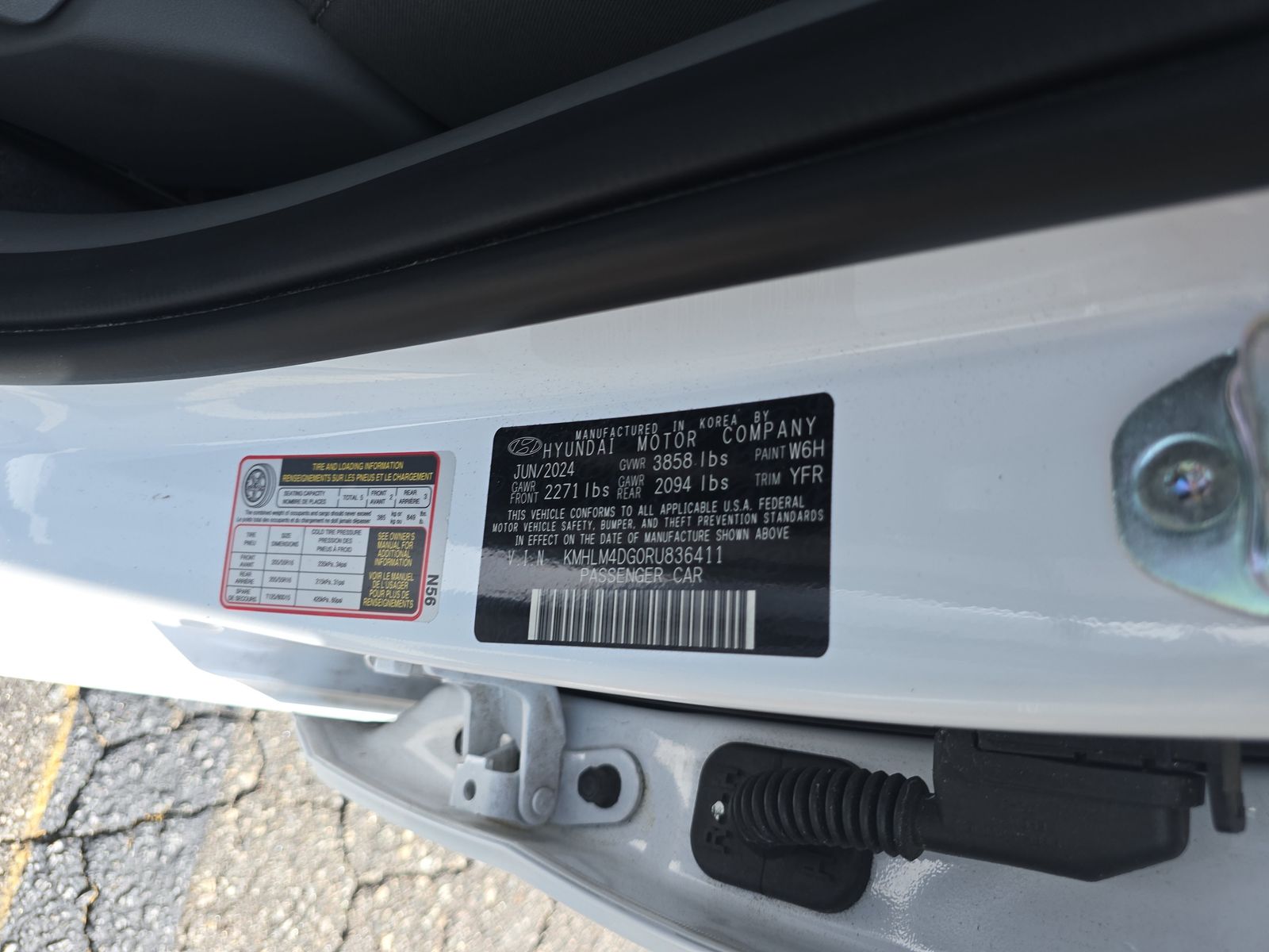 2024 Hyundai Elantra SEL FWD