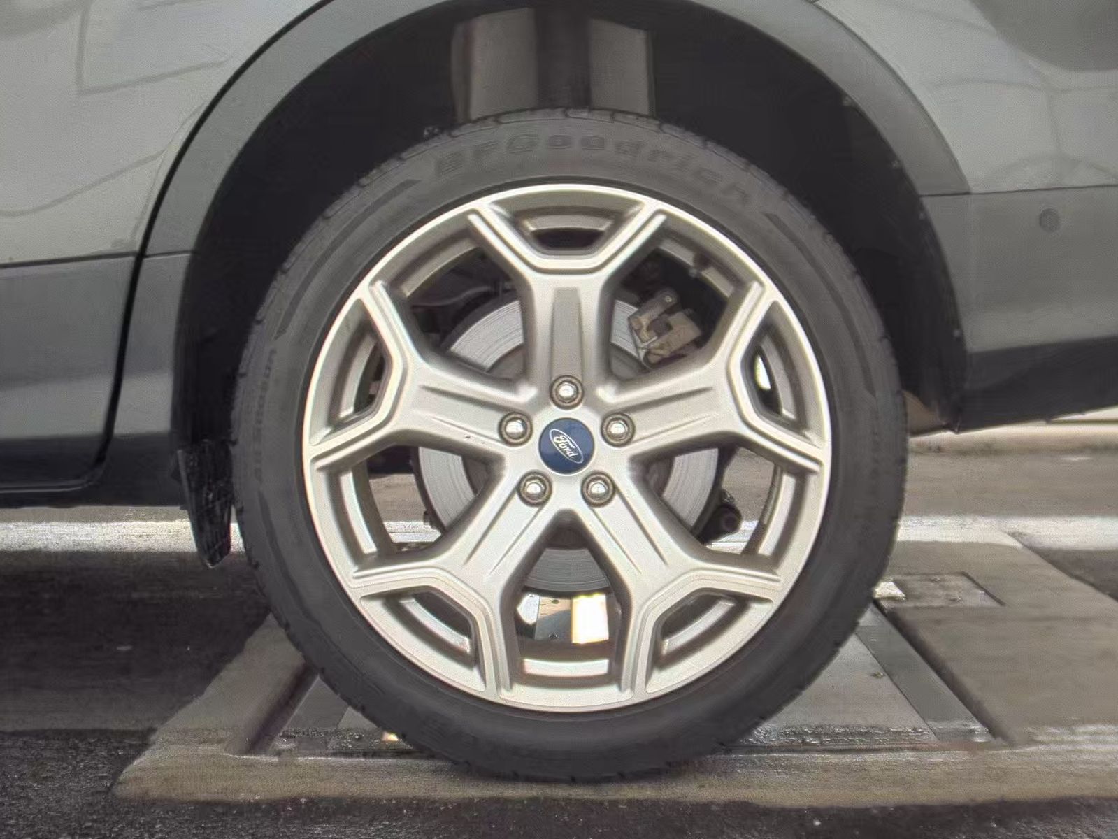 2017 Ford Escape Titanium FWD