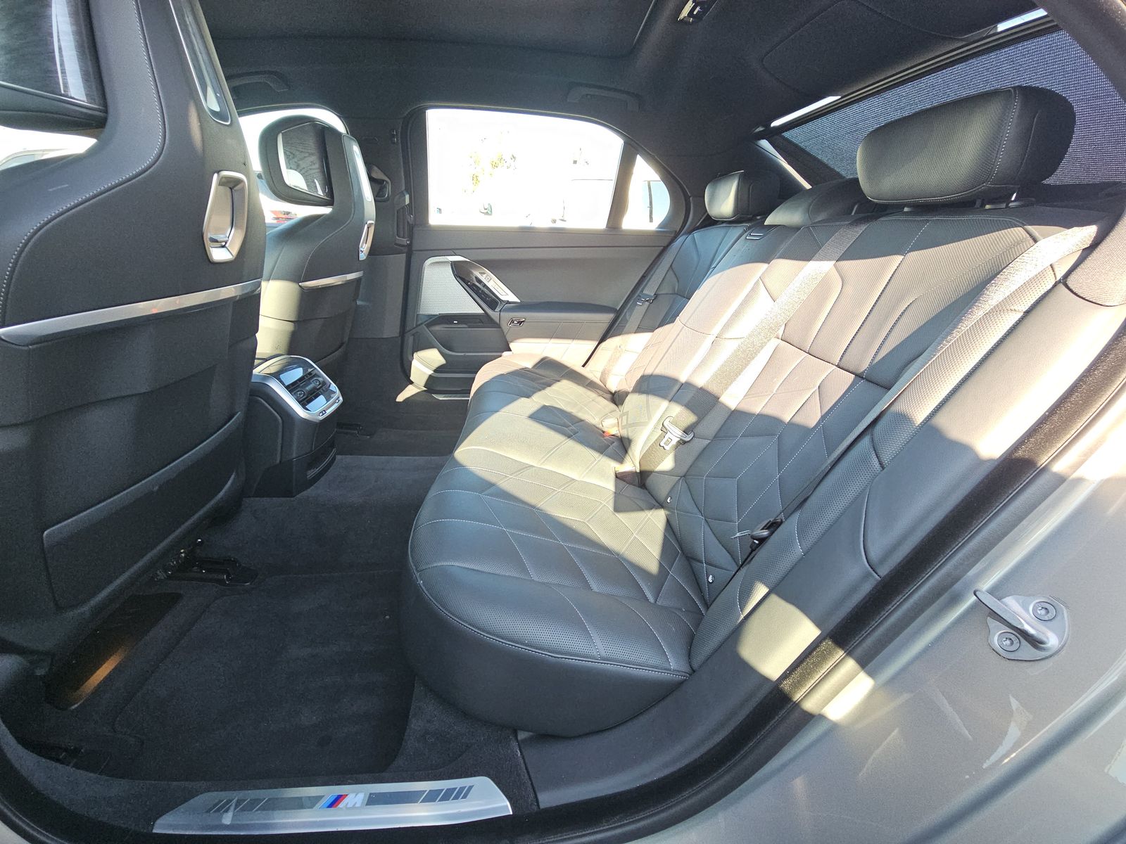 2024 BMW 7 Series 740i RWD