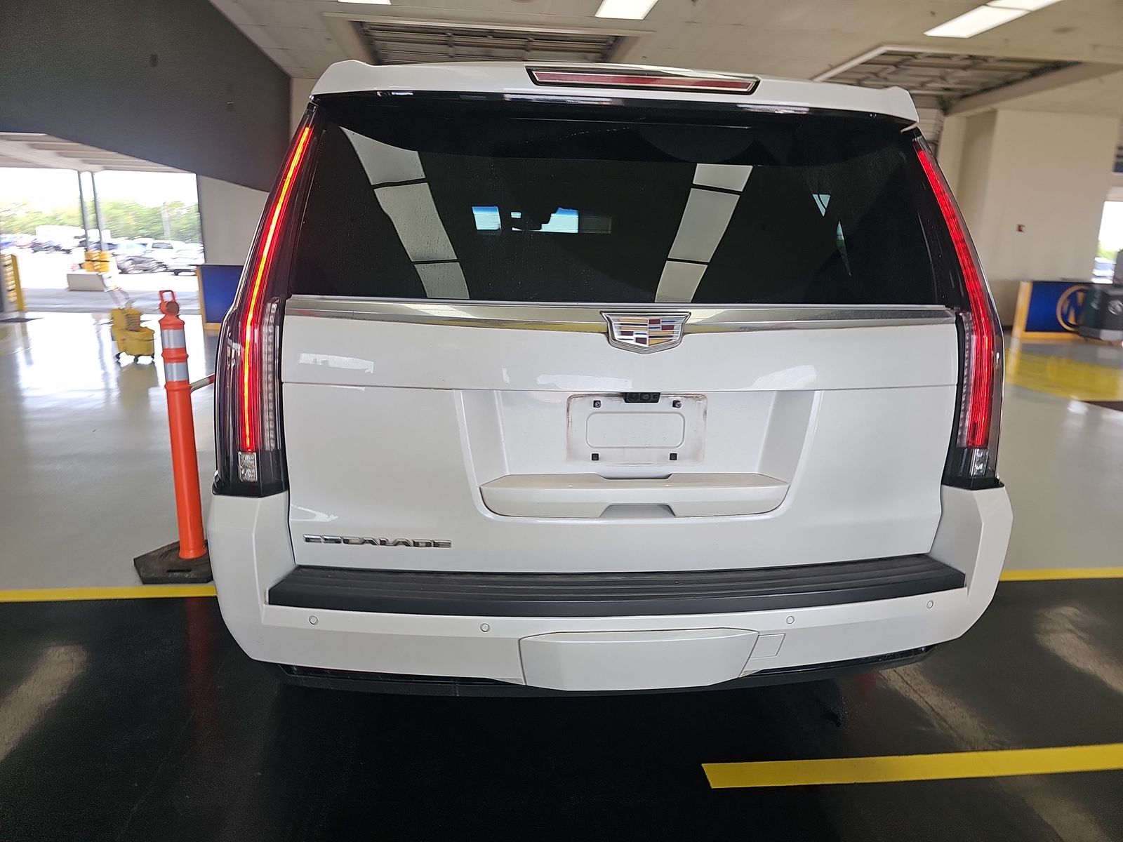 2018 Cadillac Escalade Luxury RWD