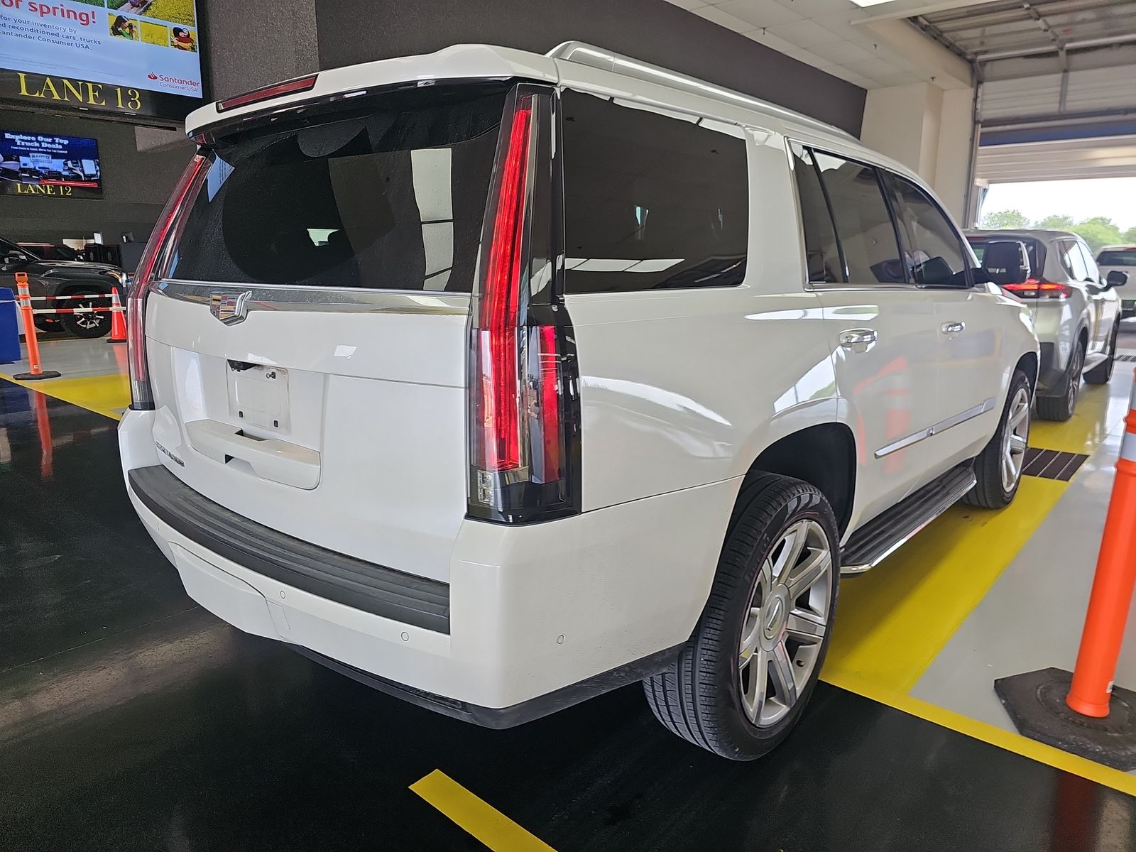 2018 Cadillac Escalade Luxury RWD
