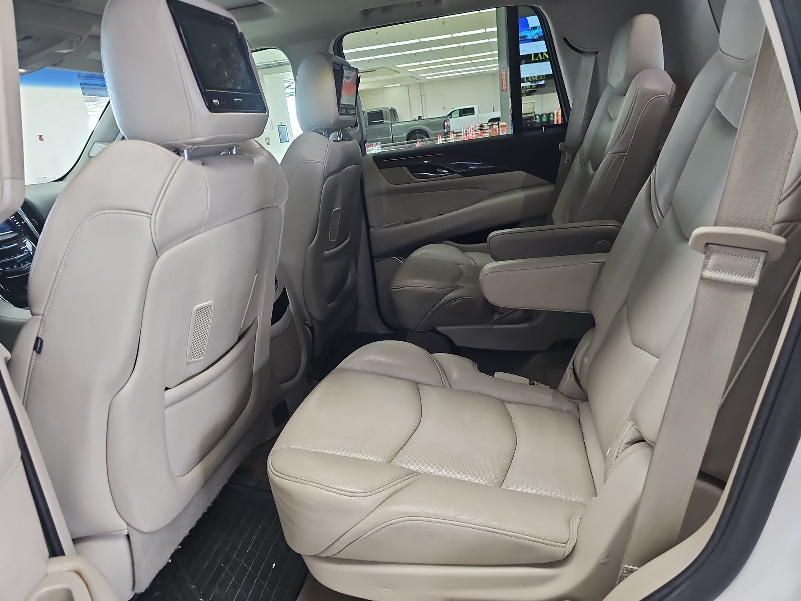 2018 Cadillac Escalade Luxury RWD