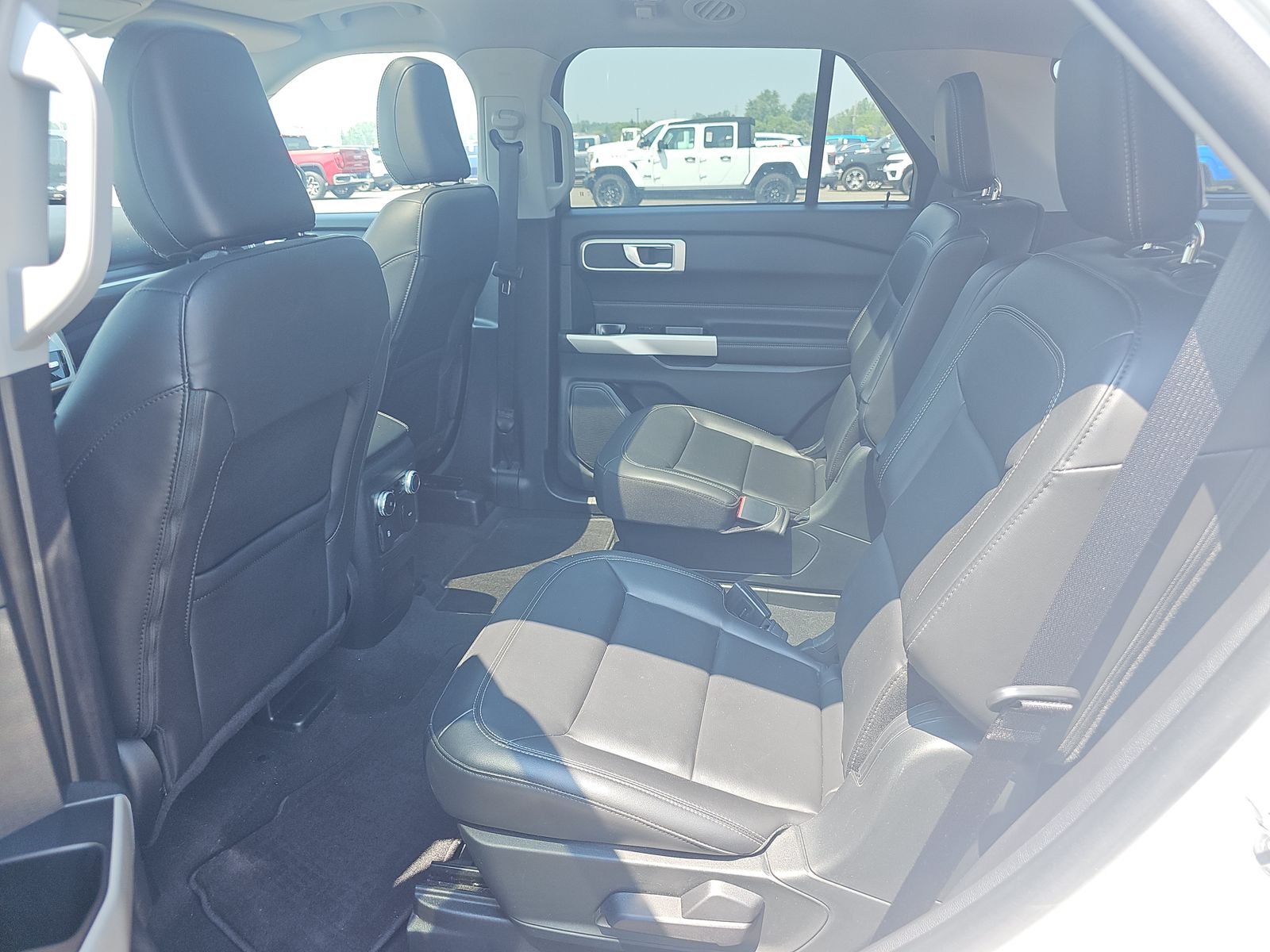 2022 Ford Explorer XLT AWD