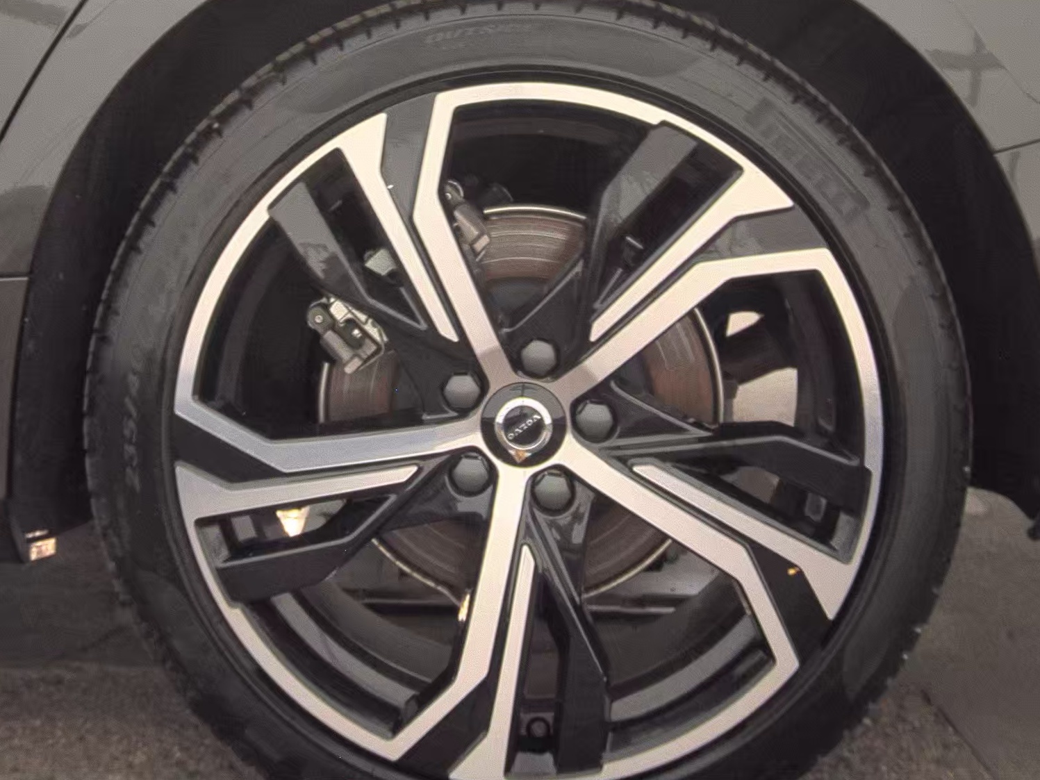 2025 Volvo S60 B5 Core AWD