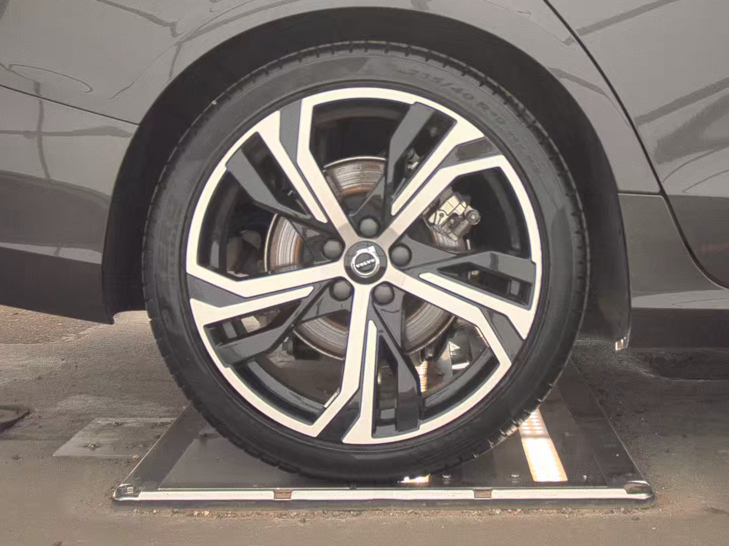 2025 Volvo S60 B5 Core AWD