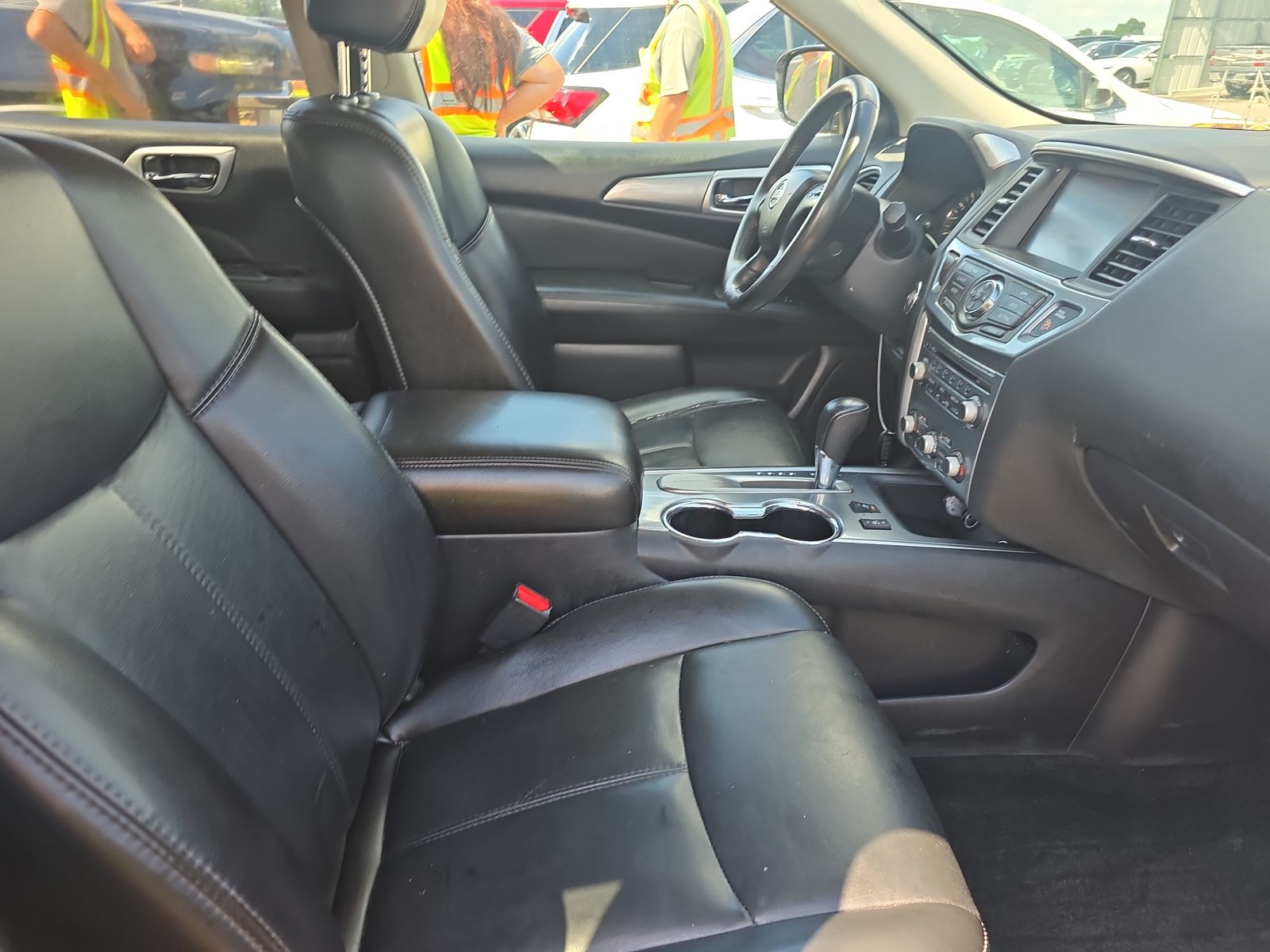 2017 Nissan Pathfinder SL FWD