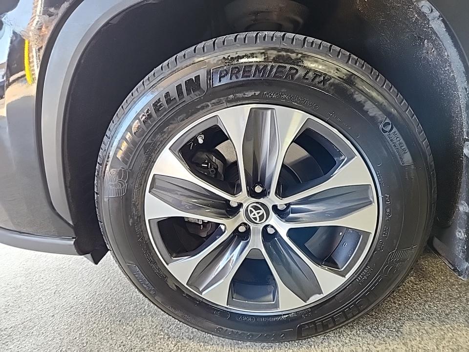 2022 Toyota Highlander XLE AWD