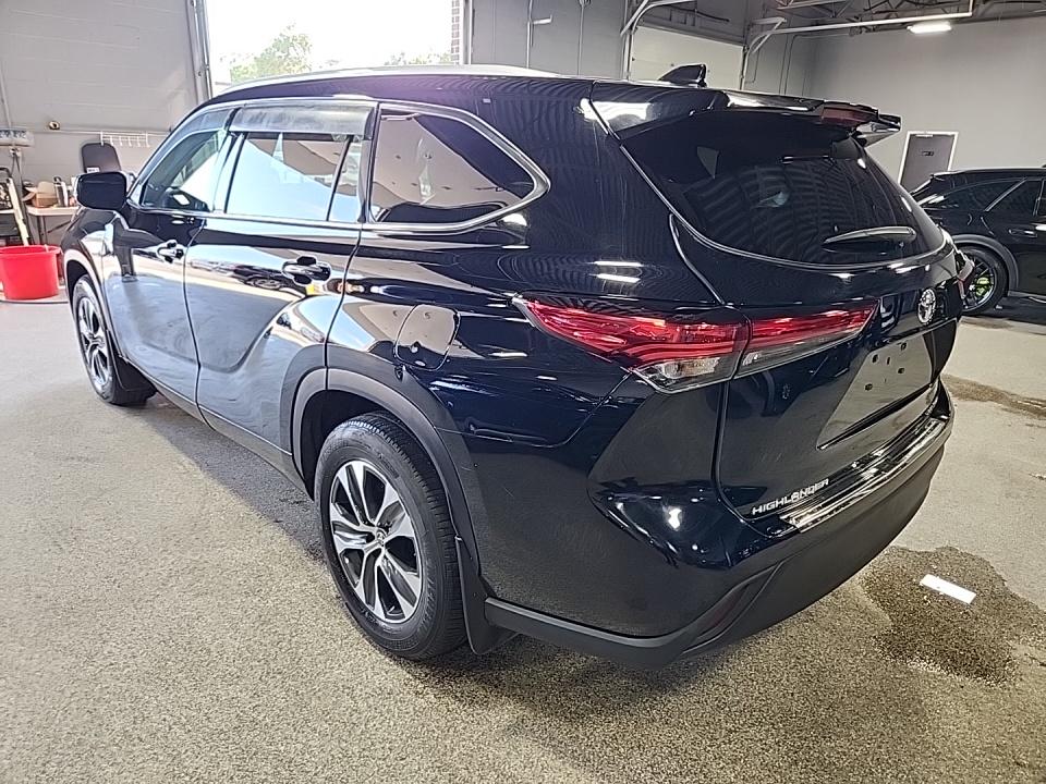 2022 Toyota Highlander XLE AWD