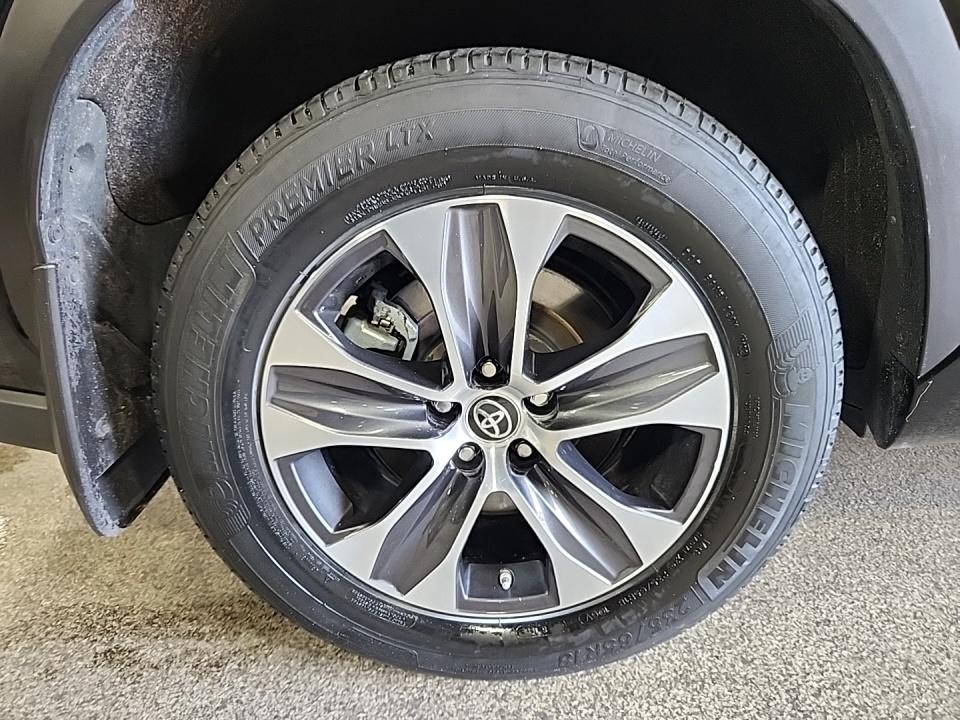 2022 Toyota Highlander XLE AWD