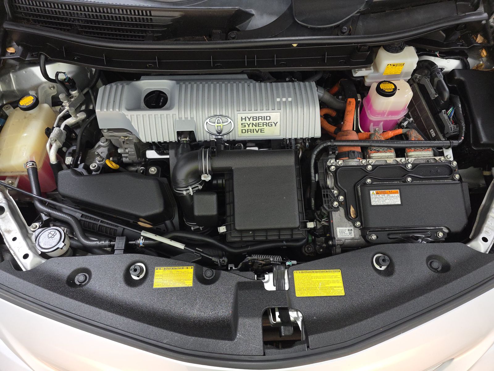 2014 Toyota Prius v Two FWD