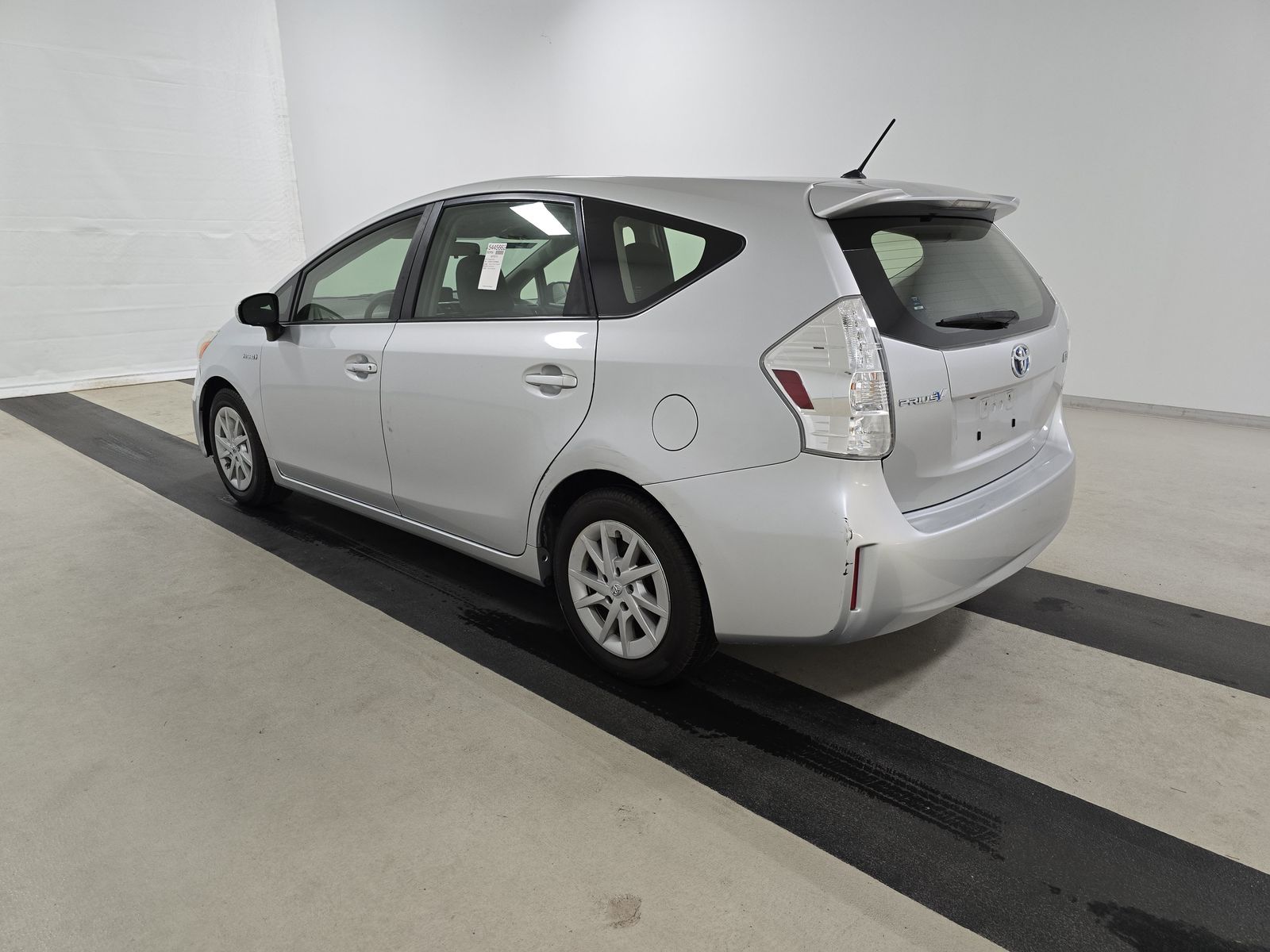 2014 Toyota Prius v Two FWD