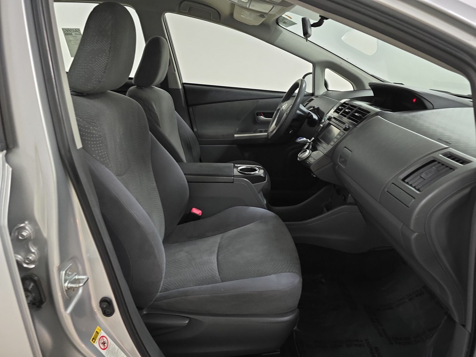 2014 Toyota Prius v Two FWD