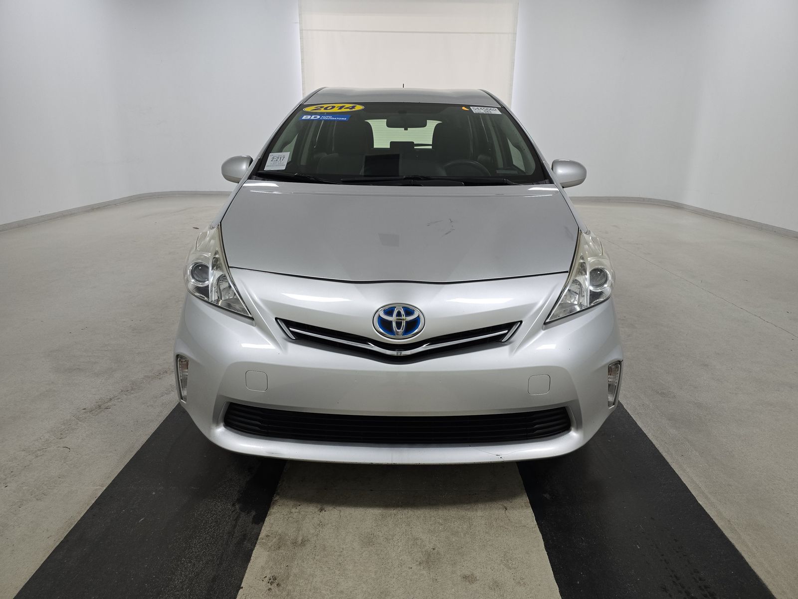 2014 Toyota Prius v Two FWD