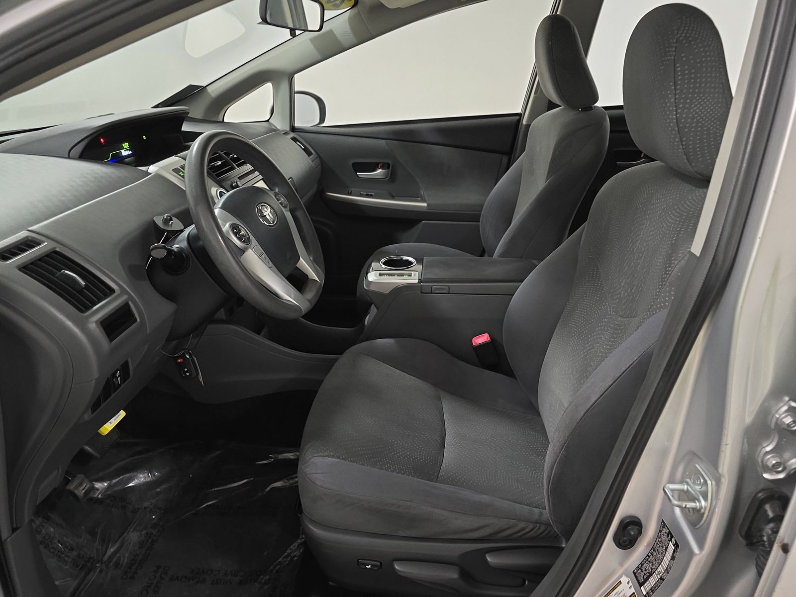 2014 Toyota Prius v Two FWD
