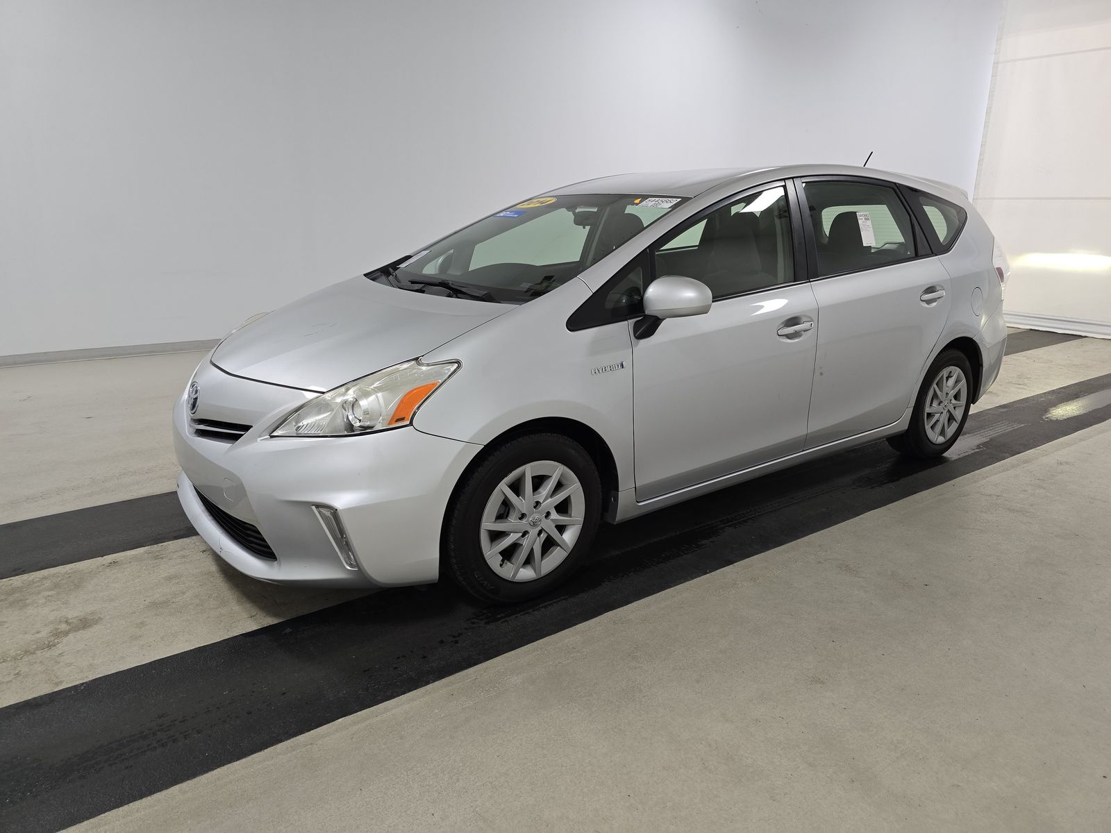 2014 Toyota Prius v Two FWD
