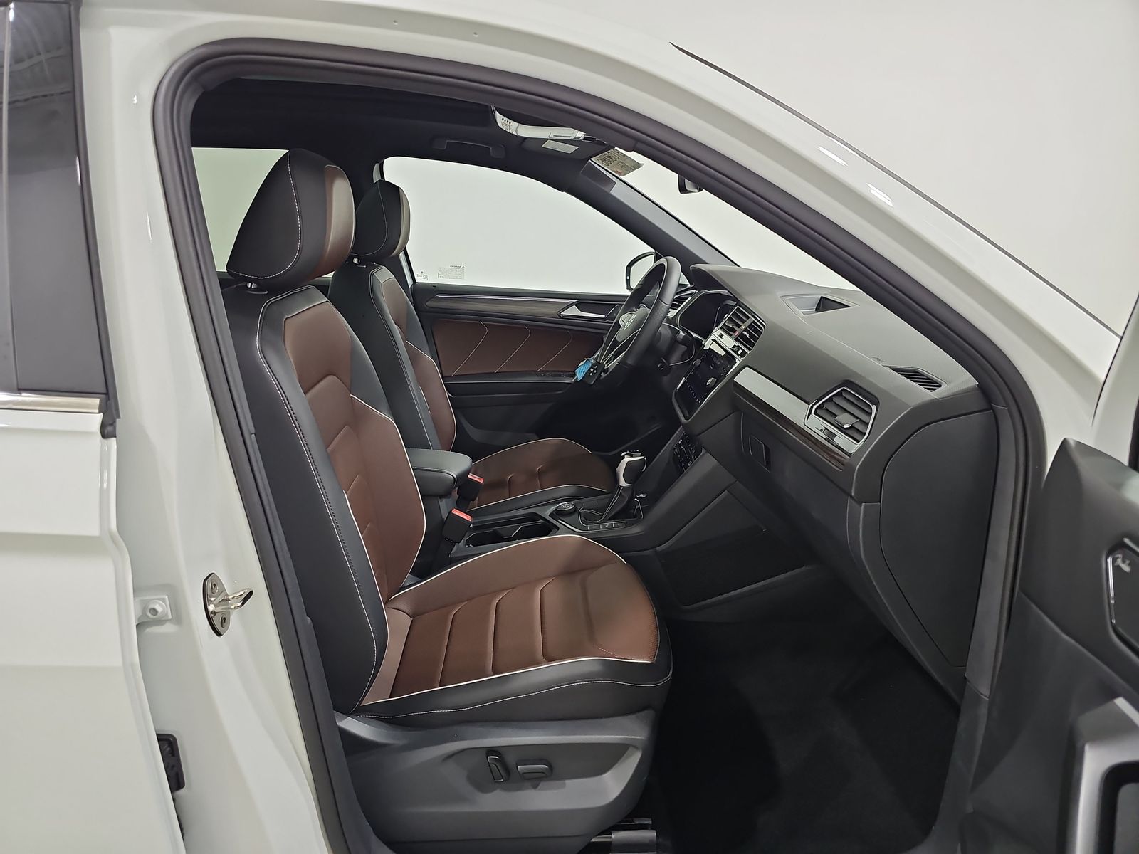 2024 Volkswagen Tiguan 2.0T SEL R-Line AWD