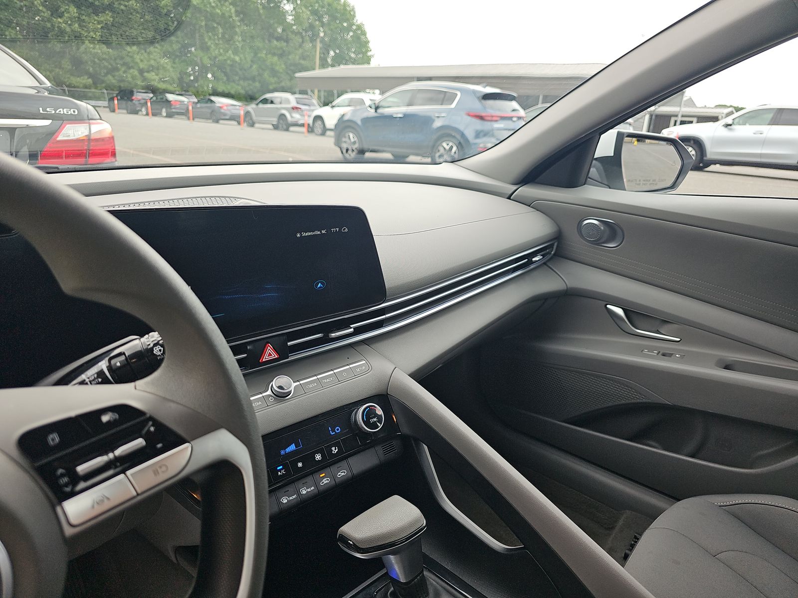 2024 Hyundai Elantra SEL FWD