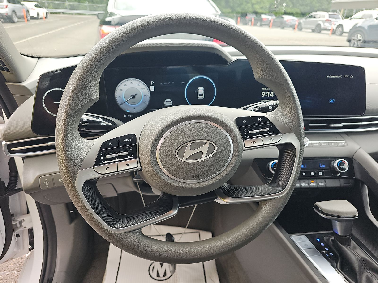 2024 Hyundai Elantra SEL FWD