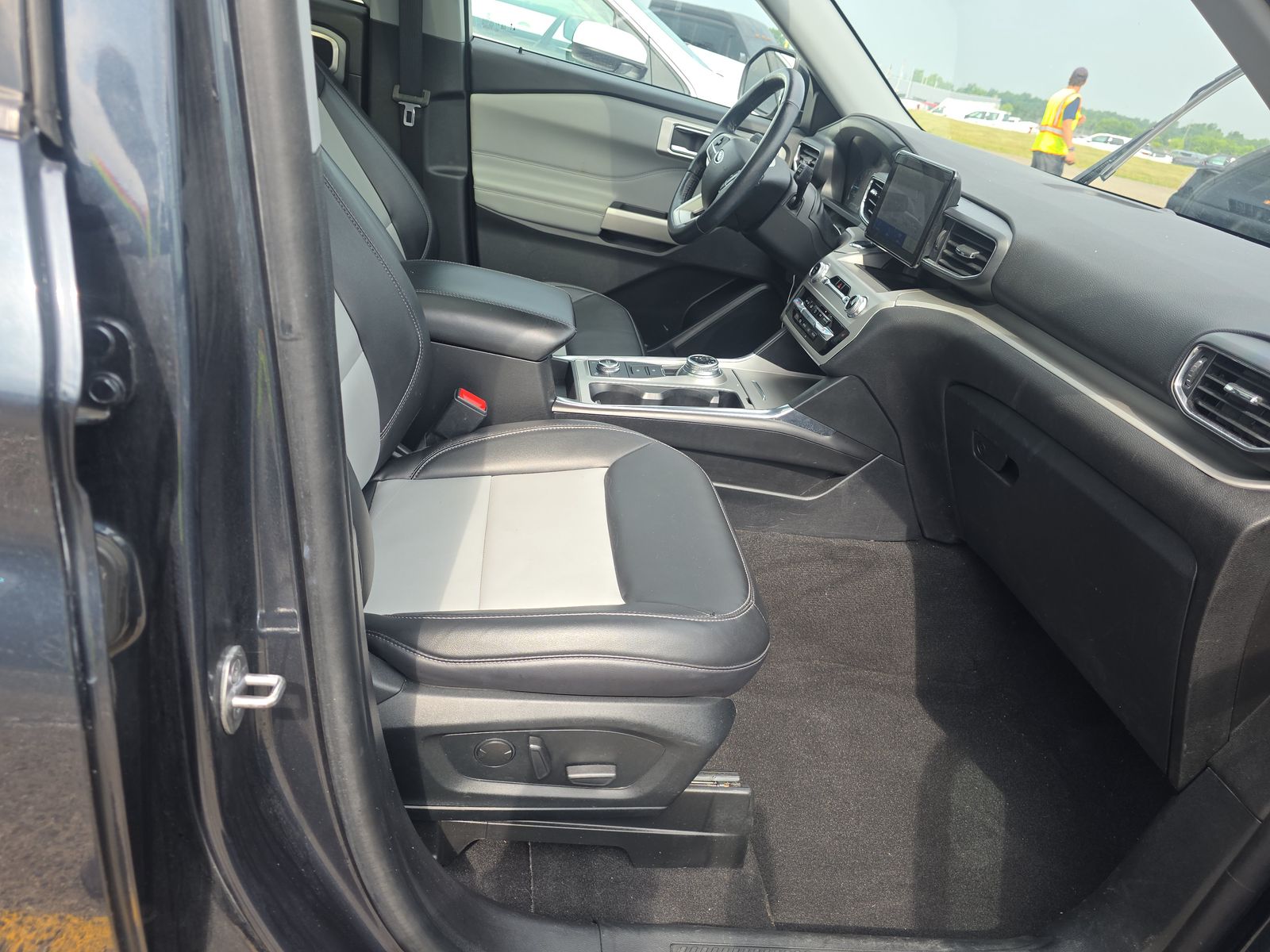2022 Ford Explorer XLT AWD