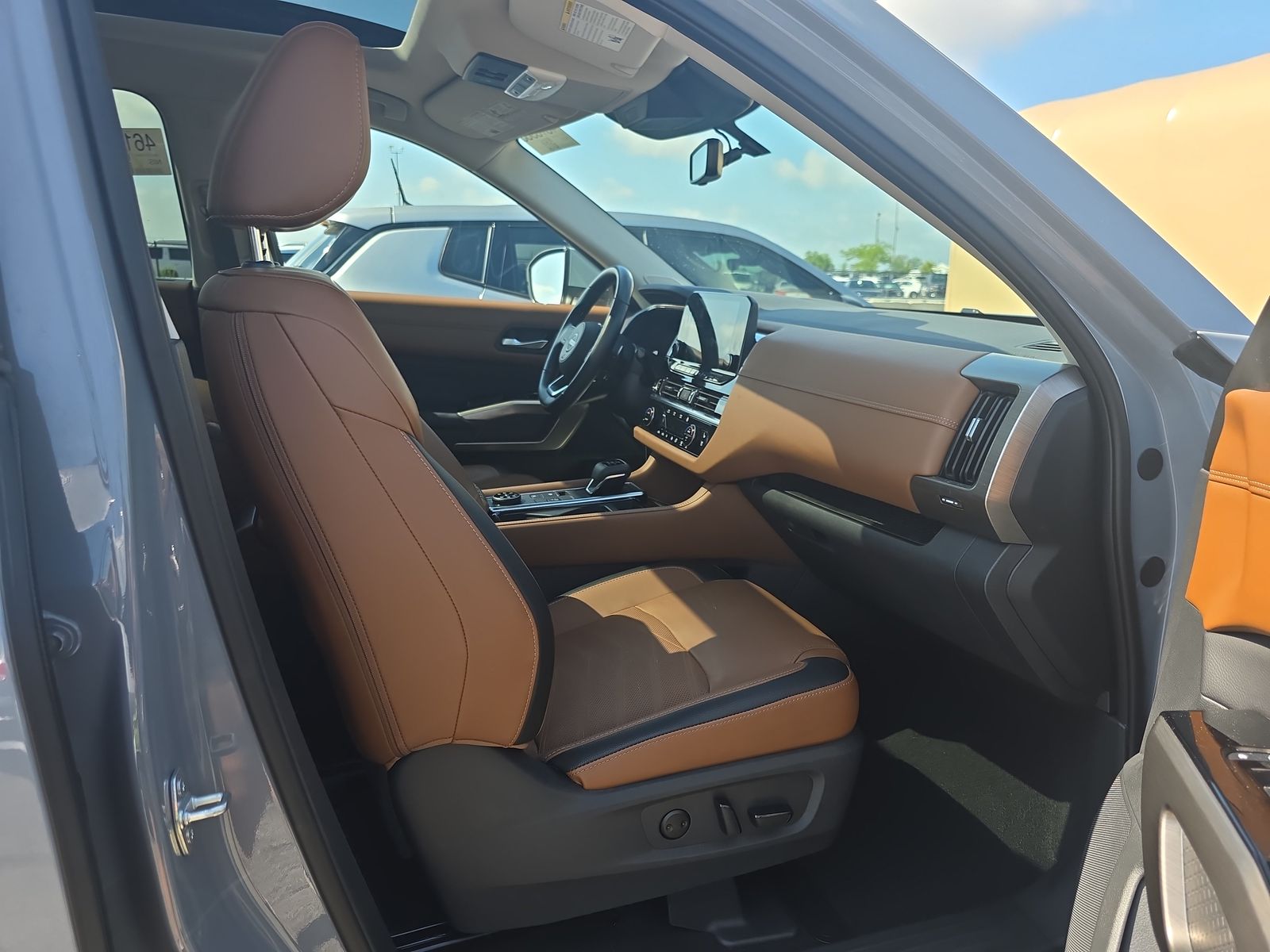 2023 Nissan Pathfinder Platinum AWD