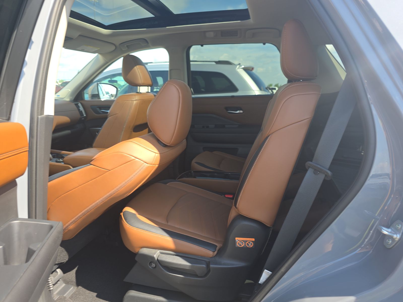 2023 Nissan Pathfinder Platinum AWD