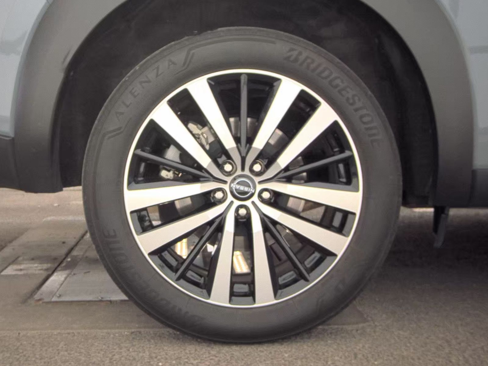 2023 Nissan Pathfinder Platinum AWD