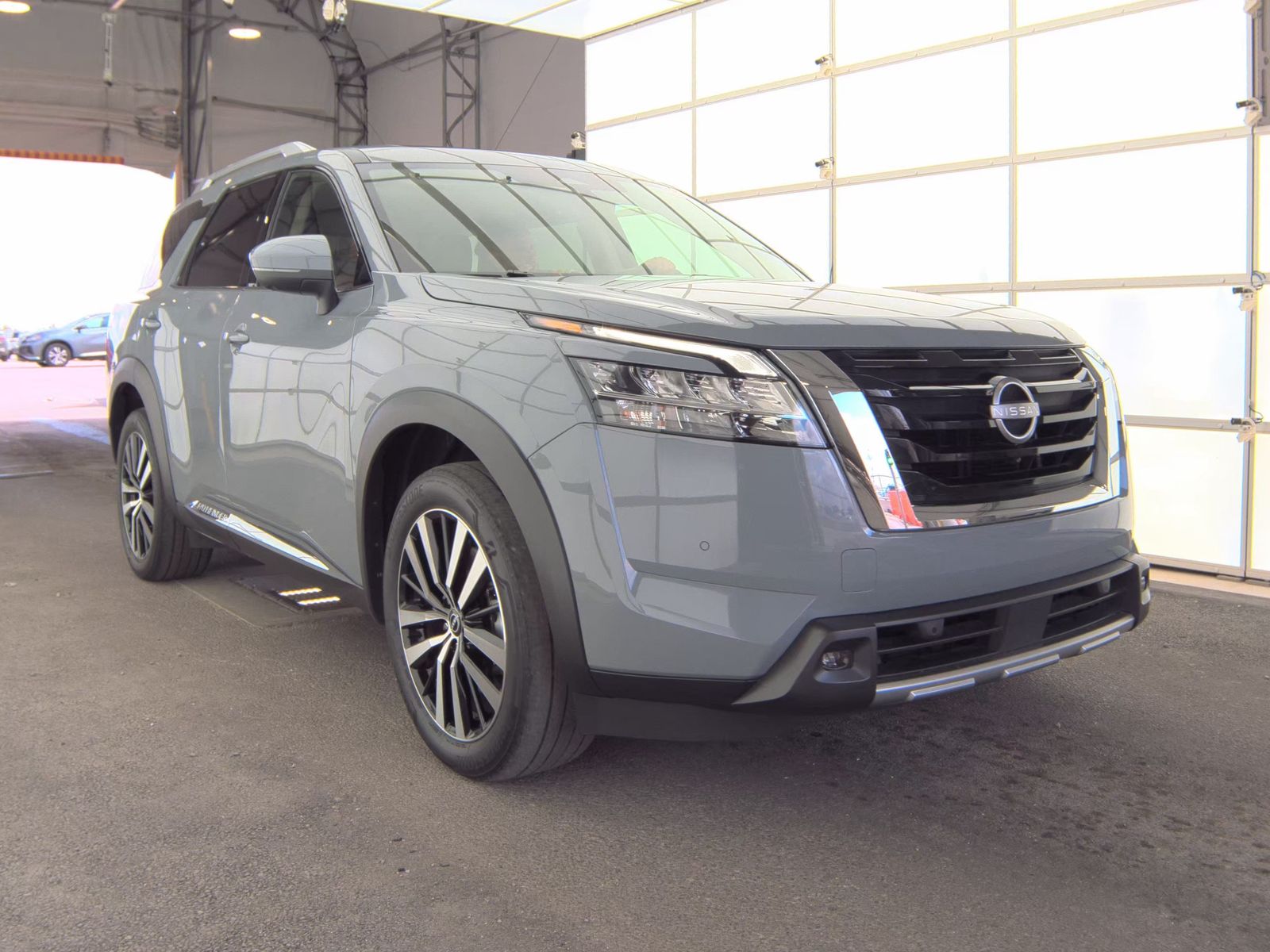 2023 Nissan Pathfinder Platinum AWD