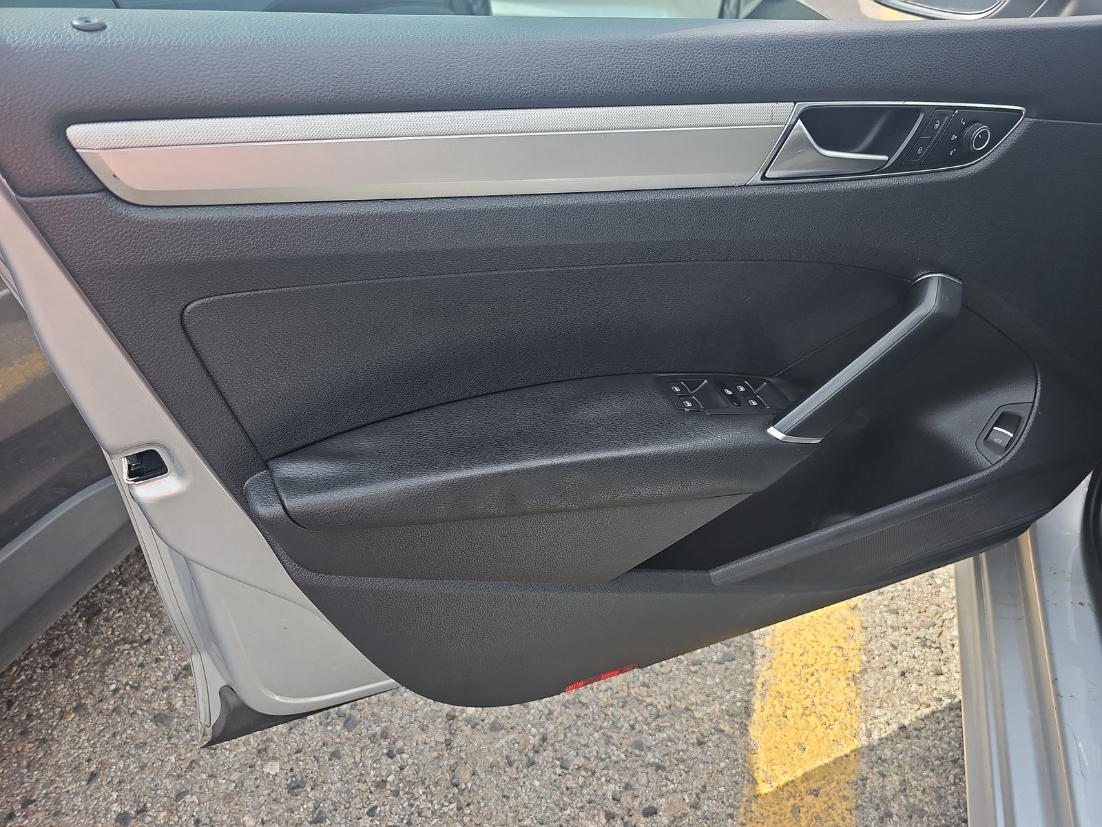 2016 Volkswagen Passat 1.8T R-Line FWD