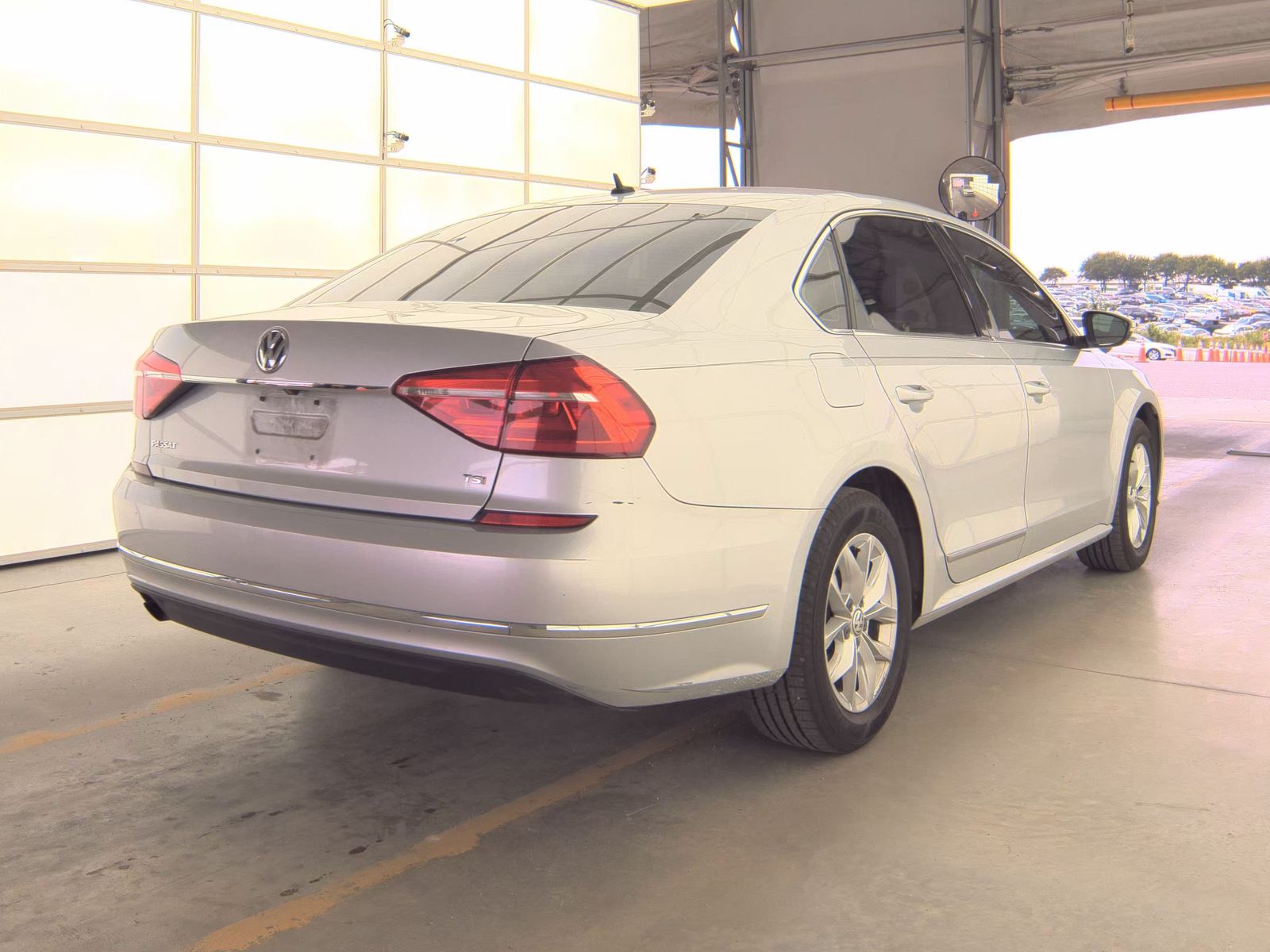 2016 Volkswagen Passat 1.8T R-Line FWD