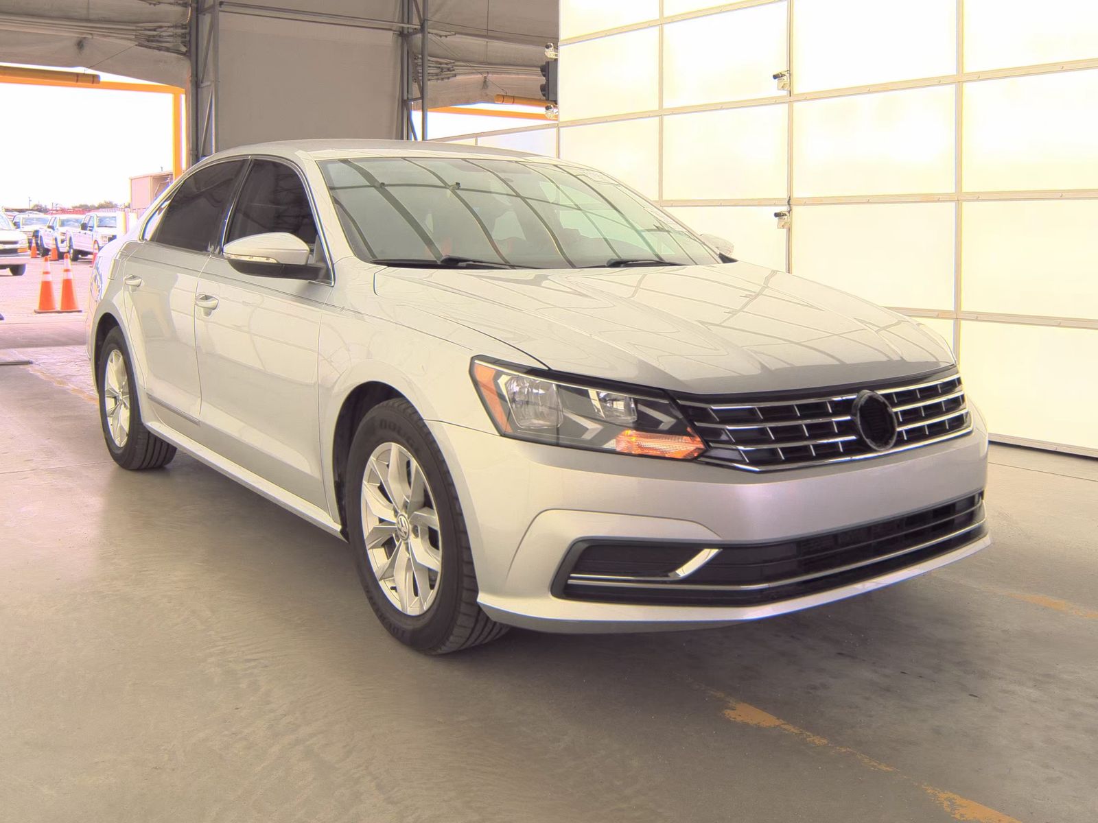 2016 Volkswagen Passat 1.8T R-Line FWD