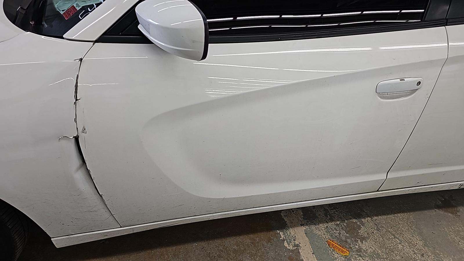 2015 Dodge Charger SE RWD