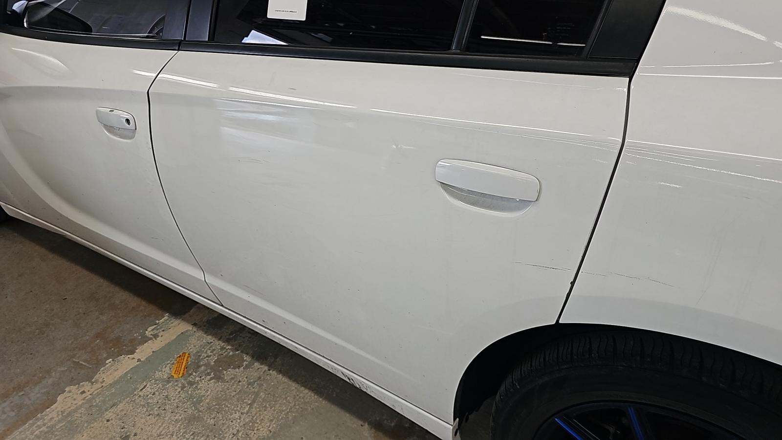 2015 Dodge Charger SE RWD