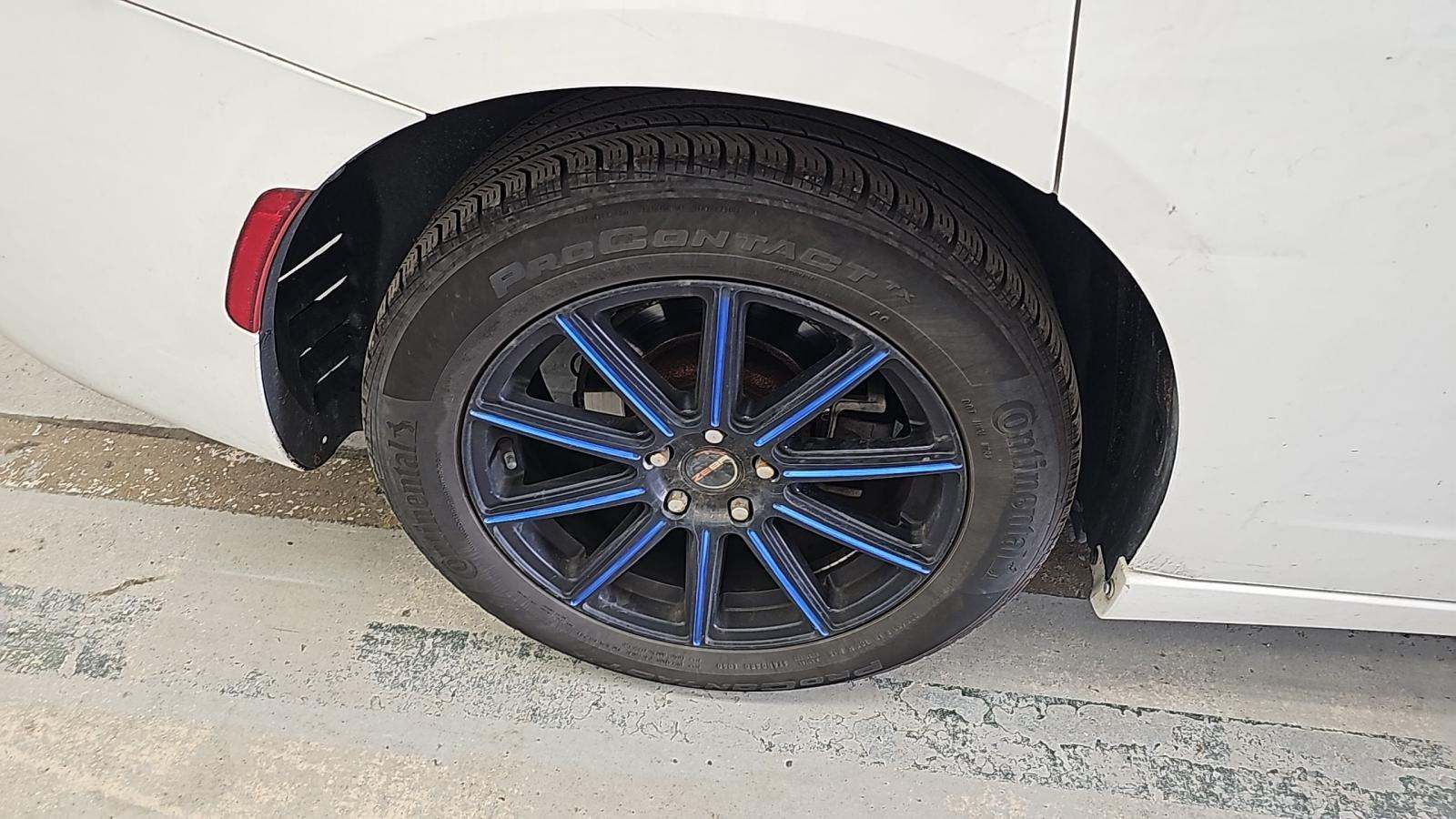 2015 Dodge Charger SE RWD