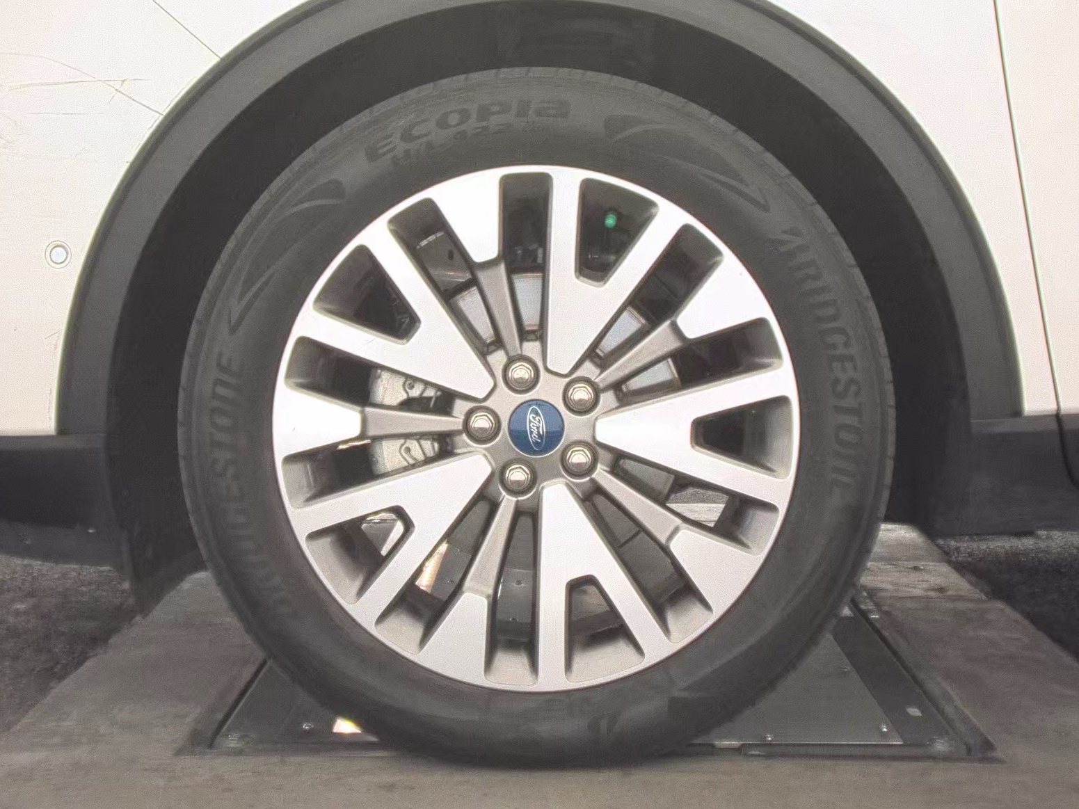2020 Ford Escape Hybrid Titanium AWD