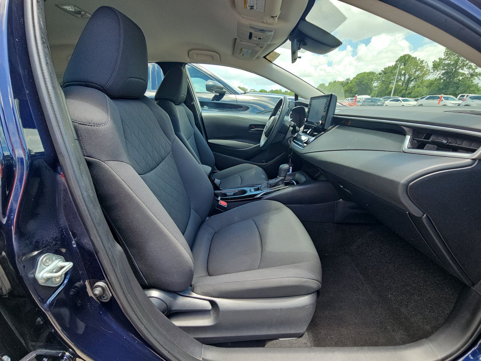 2022 Toyota Corolla LE FWD